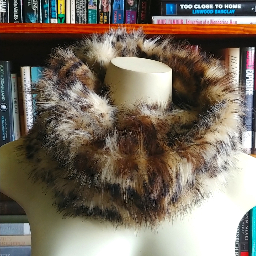 EXPRESS Faux Cheetah Infinity Scarf